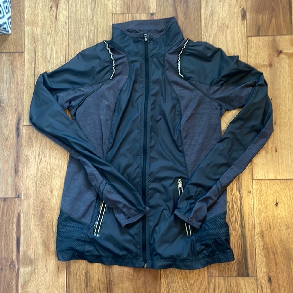Lululemon windbreaker rain jacket zip up black grey gray sweatshirt